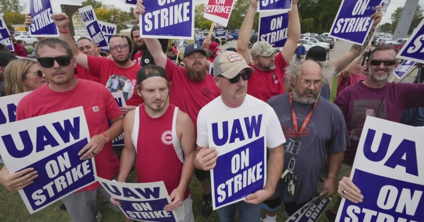 Ford union members approve the UAW agreement, concluding historic talks with Detroit automakers