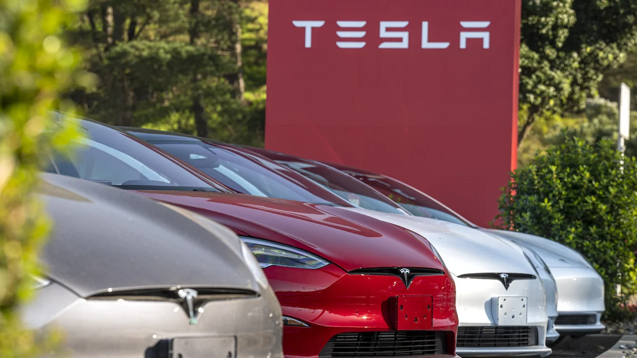 Tesla announces new electric cars by mid-2025 | Image Credit: ariseplay.com