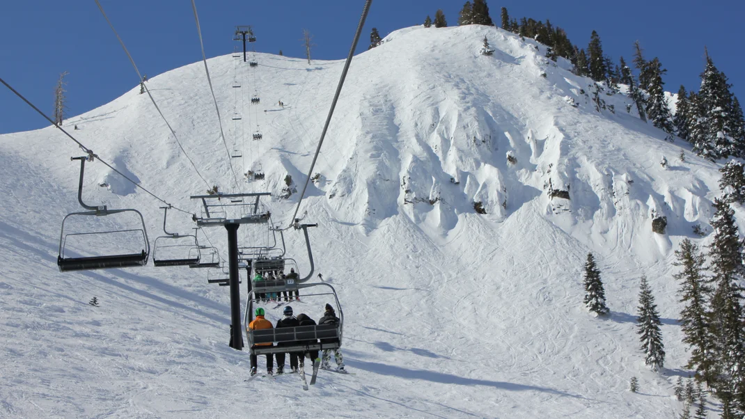 Palisades Avalanche One skier died and one was injured in Tahoe