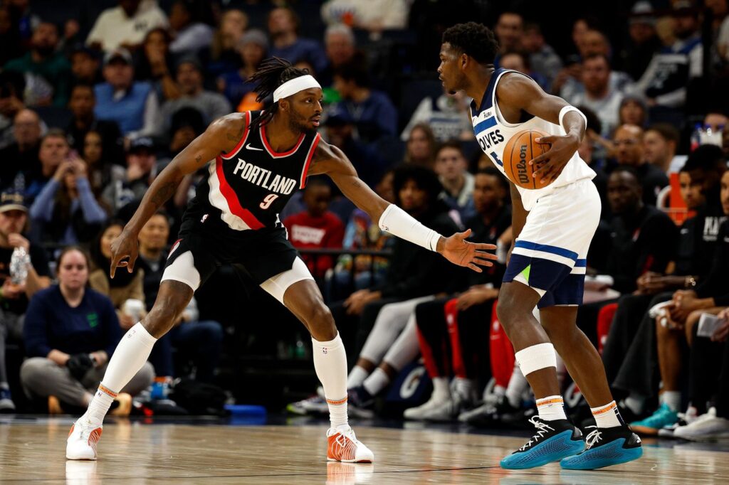 Jaden McDaniels vs the Trail Blazers - NBA | Image Credit: canishoopus.com