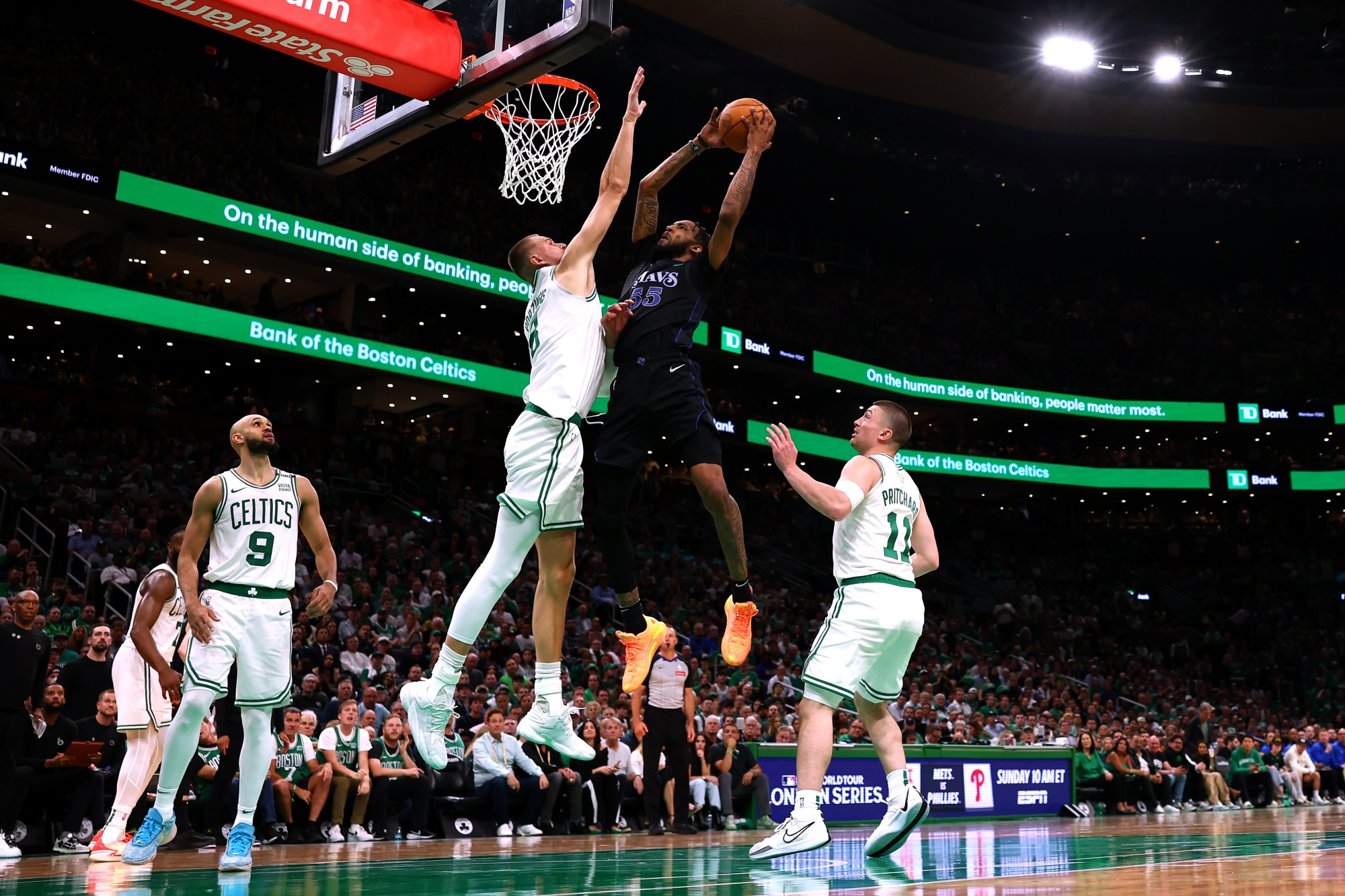 CELTICS WIN NBA FINALS OPENER OVER MAVS, 107-89 | Image Credit: bloomberg.com